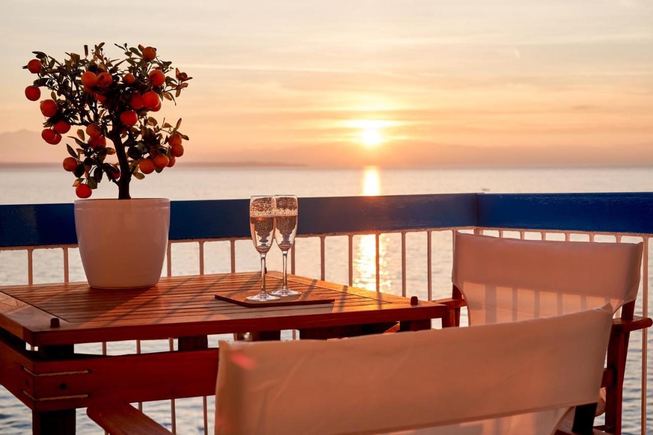 Seafront Luxury President Suite Aegean Sunset เทสซาโลนิกิ ภายนอก รูปภาพ