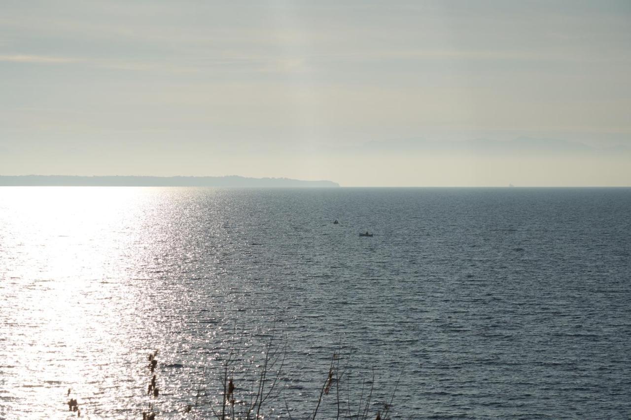 Seafront Luxury President Suite Aegean Sunset เทสซาโลนิกิ ภายนอก รูปภาพ